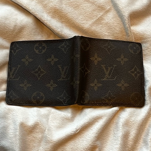 Authentic Vintage Louis Vuitton Monogram Bi-Fold Wallet - Picture 2 of 13